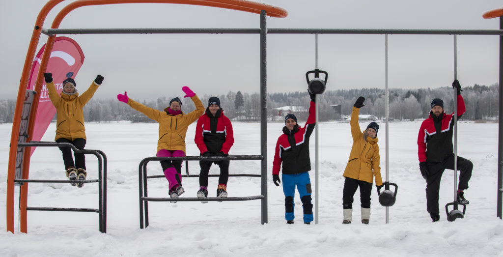 Kuvassa liikunnanohjaajamme Hämeensaaren ulkokuntosalilla tammikuussa 2021